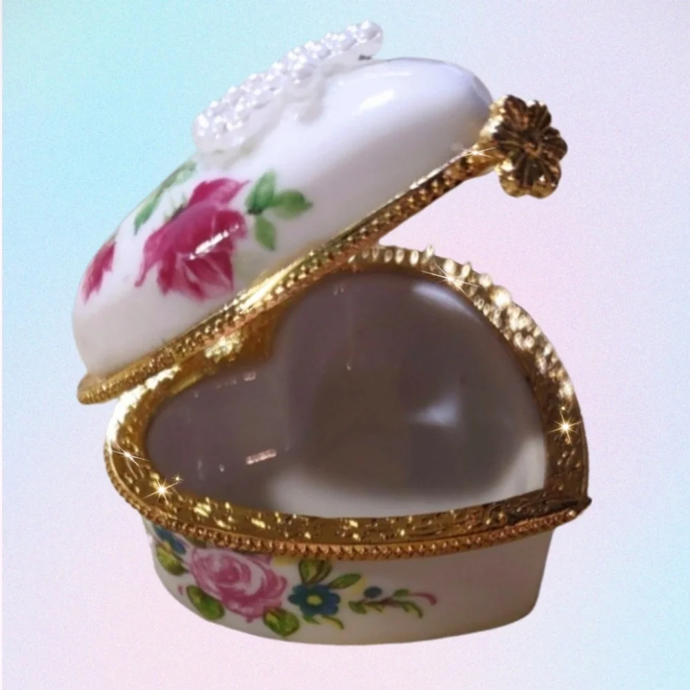 White Ceramic Heart Trinket Box Red Roses &  Gold Trim